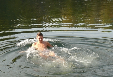 ADAM TAM VLEZL JE TO BL�ZEN